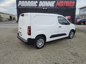 212 Peugeot Partner Pro Plus LOW KM's - Image 3