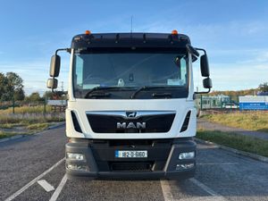 Man Hyva Skiploader - Image 2