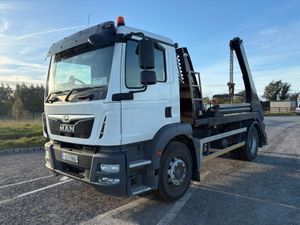 Man Hyva Skiploader - Image 3