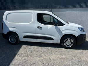 2020 Citroen Berlingo ' Enterprise with A/C - Image 3