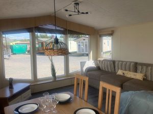 SNAPPED UP.PLENTY OF NATURAL SUNLIGHT IN THIS HOME - Image 4