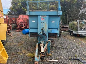 Bunning 105 Classic Dung Spreader - Image 2