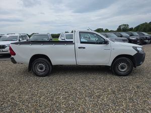 Toyota Hilux Single Cab - Image 4
