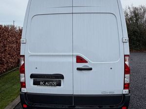 2021 Renault Master 135 Business Plus LWB Med Roof - Image 4