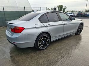 ?€600 OFF 2012 BMW 320d  Light Damage - Image 4