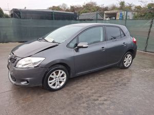? €300 OFF!!!! 2011 Toyota Auris 1.3 Petrol - Image 2