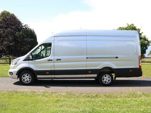 Ford Transit 350 EcoBlue MHEV Limited - Image 4