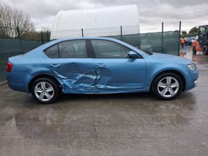 €500 OFF 2016 Skoda Octavia   Automatic - Image 4