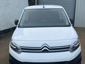 Citroen Berlingo 2022, 6 speed, 43000Miles - Image 2