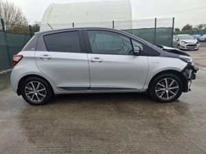 €500 OFF!!!! 2020 Toyota Yaris Hybrid Automatic - Image 3