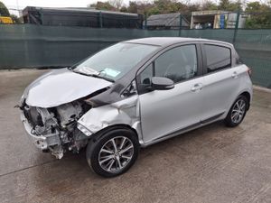 €500 OFF!!!! 2020 Toyota Yaris Hybrid Automatic - Image 2