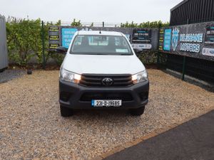 2023 TOYOTA HILUX - Image 2