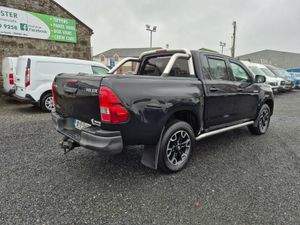 TOYOTA HILUX NO VAT - Image 3