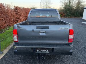 DEPOSIT TAKEN..14 Toyota Hilux 3.0 SR5 Low Mileage - Image 4
