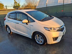 €500 OFF 2016 Honda Fit  Hybrid  1.5 Petrol - Image 2