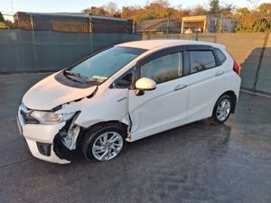 €500 OFF 2016 Honda Fit  Hybrid  1.5 Petrol - Image 3