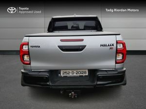 Toyota Hilux 2.8 GR SPORT II - Image 4