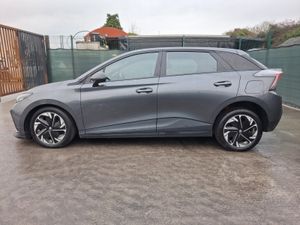 €1000 OFF 242 MG4  LR-Excite  EV  Auto  64kwh - Image 3