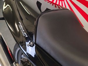 2001 Honda CBR 1100 XX Blackbird - Image 2