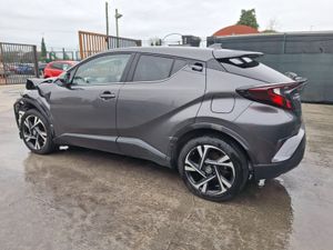 231 Toyota CHR  Hybrid Automatic - Image 4
