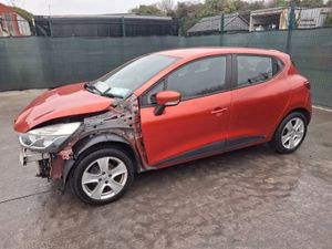 €500 OFF!!! 142 Renault Clio  Dynamic  1.2 Petrol - Image 2