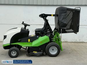2023 Etesia Hydro100 Ride-on Lawnmower - Image 3