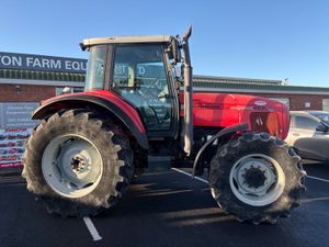 Massey Ferguson 8220 - Image 2