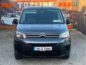 ==STUNNING VAN//BEAUTIFUL COLOUR//NEW DOE//3 SEATE - Image 4