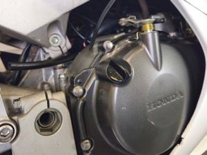 Honda CBR900RR SC44 Track bike - Image 3