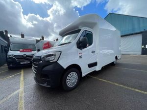 2024 Renault Master Low Loader Luton Van - Image 4