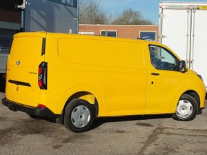 2025 Ford Transit Custom Panel Van - Image 4
