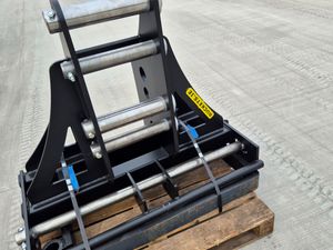 Multi-link pallet forks, fits 13 & 20 ton diggers - Image 4