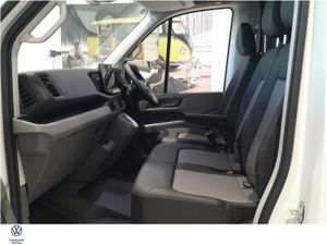 Volkswagen Crafter VAN 35 2.0TDI MEDIUM WHEEL BASE - Image 4