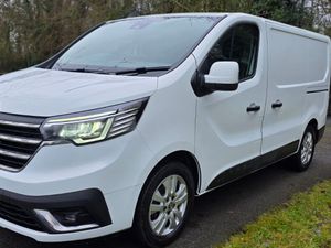 23 Renault Trafic Sport 2litre 150bhp NO VAT - Image 2