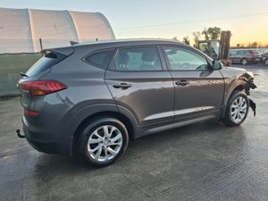192 Hyundai Tucson  Executive Light Damage - Image 4