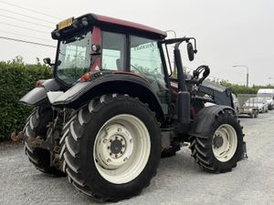 2014 Valtra N103 HiTech 5 with Loader - Image 4
