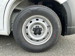 Opel Movano BOX BODY - Image 4