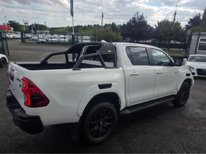 Toyota Hilux 2.4D GR EDITION 360 REV CAMERA 4X4 HA - Image 2