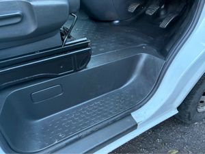 Opel Vivaro 2.0 - Image 4