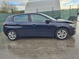 2017 Peugeot 308  Light Damage - Image 3