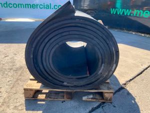 1200mm x 27mm REINFORCED RUBBER MATTING. - Image 3