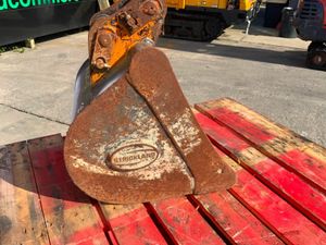 18" STRICKLAND  BUCKET....30mm PINS.......629-18. - Image 4