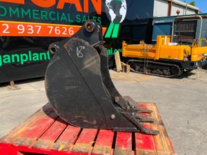 18" JCB 3CX DIGGING BUCKET....45mmPINS.....390v - Image 4