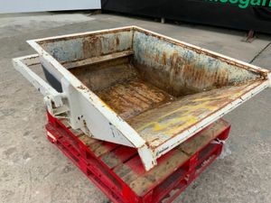 CONQUIP 500lt SELF TIPPING BOAT SKIP.........371c. - Image 2