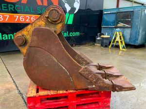 36" DIGGING BUCKET......100mm PINS........305f - Image 3