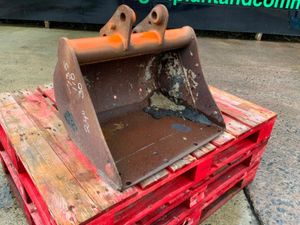 24"  MINI DIGGER BUCKET......30mm PINS........261v - Image 2