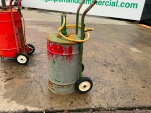 OIL DELIVERY PUMPS / TROLLEY.......CHOICE....34v. - Image 3