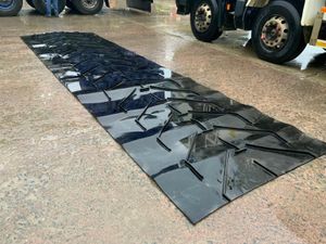 55"  X 12mm CHEVRON RUBBER MATTING.......574. - Image 4