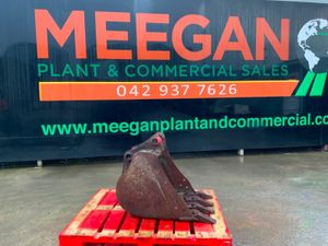 24" DIGGING BUCKET.......45mm PINS........2445. - Image 2