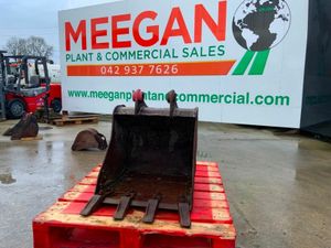 24" DIGGING BUCKET.......45mm PINS........2445. - Image 2